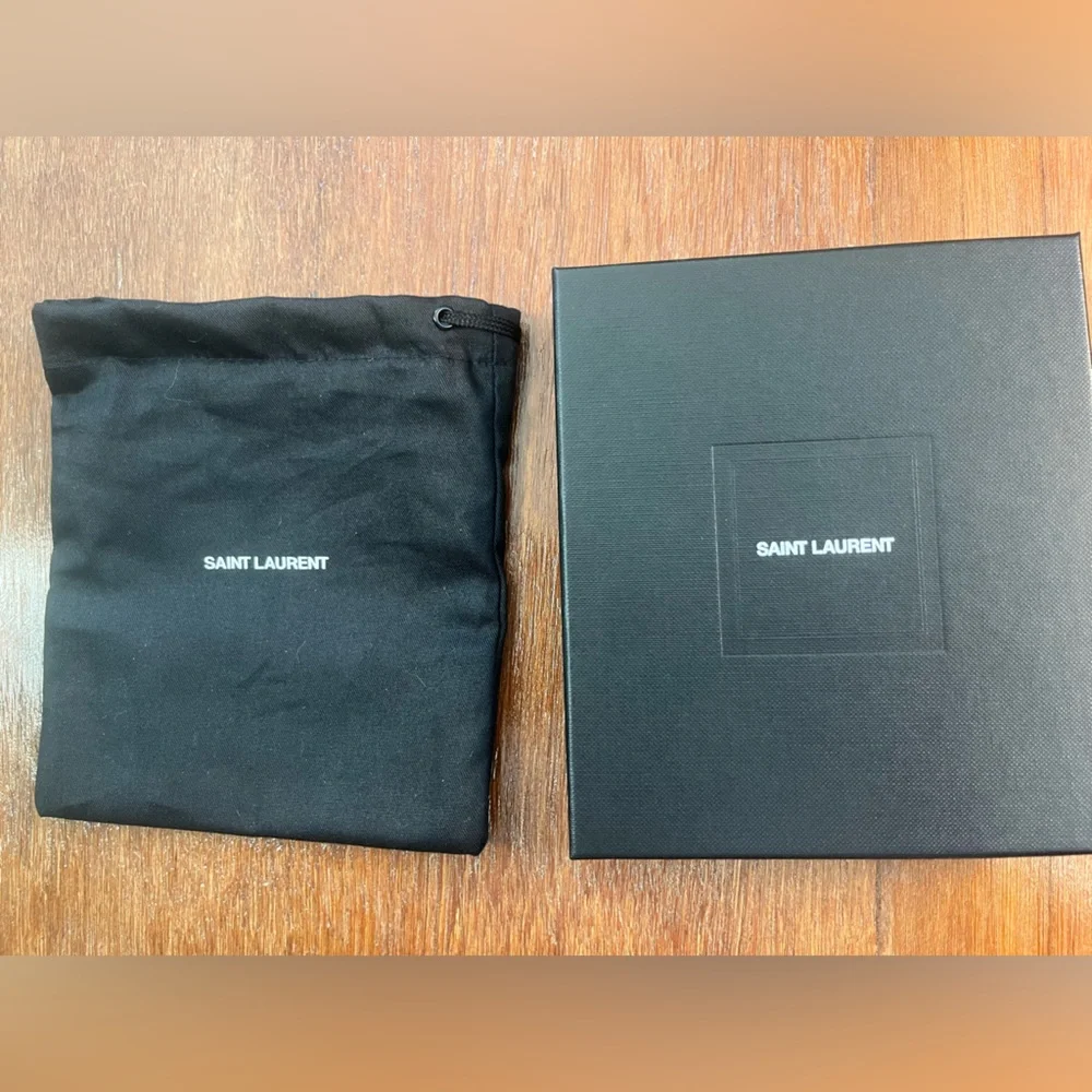 YSL Grey Card Holder with Gold Logo - Picture 5 of 6